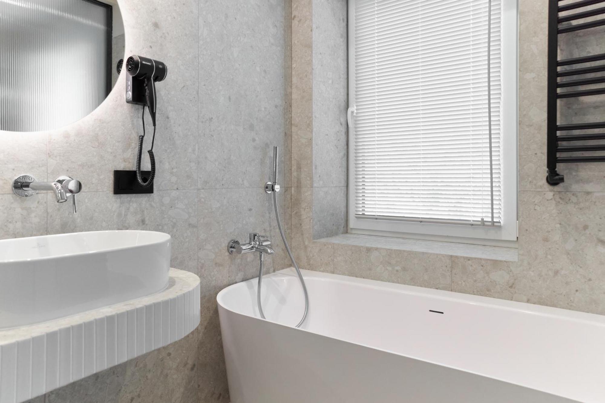 Hotel Laudon Uzjhorod Rum bild